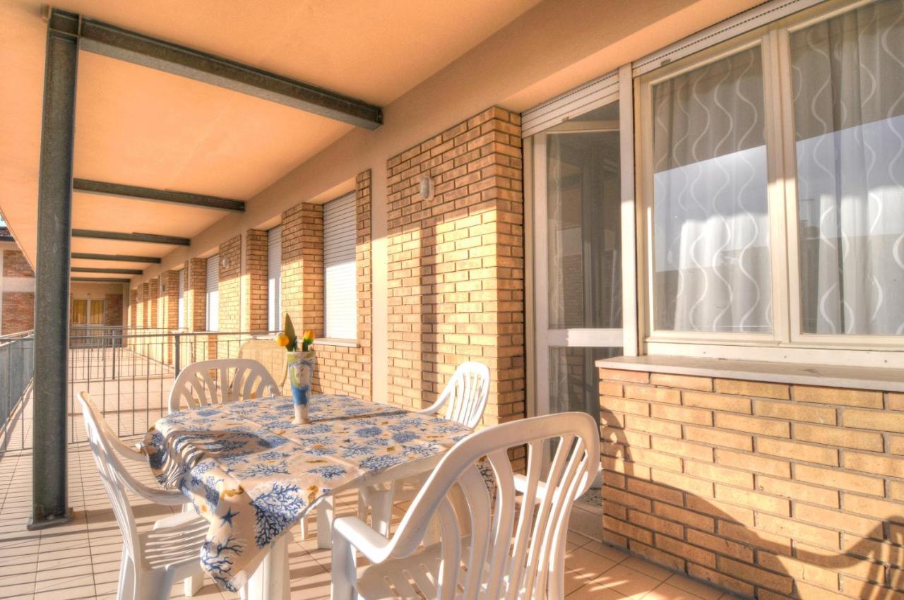 Condominio Res. Palace Bibione Exteriér fotografie